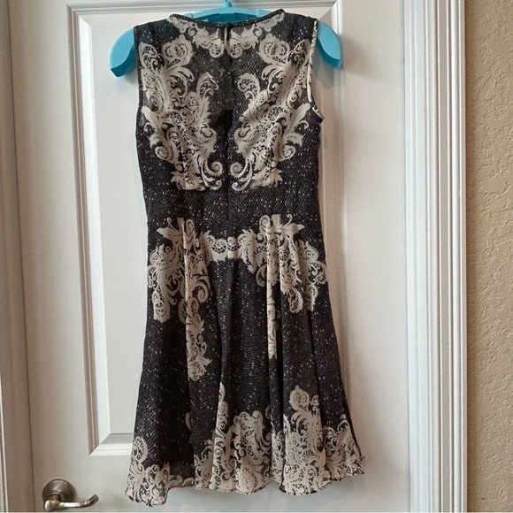 Maggy London Black Beige Sleeveless Dress Sz 6 Lined Zipper Keyhole Neck - Picture 3 of 6